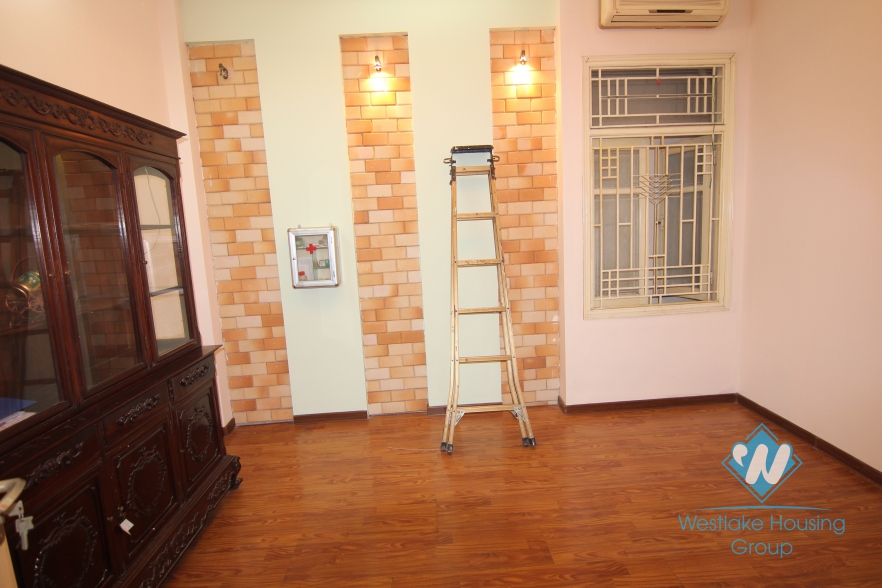 5 bedrooms house for rent in Ba Dinh district, Ha Noi